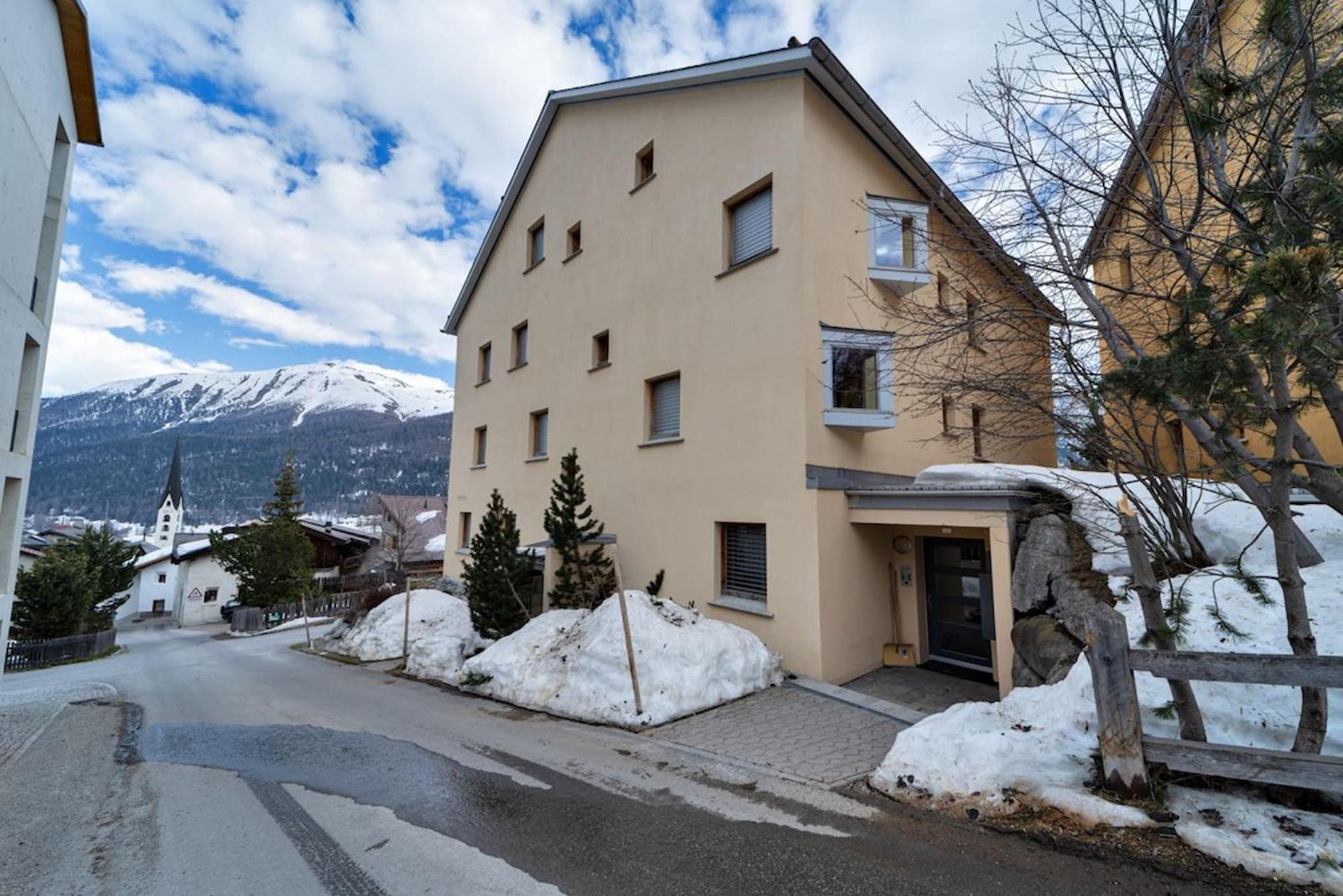 Ferienwohnung Chesa Ladina - Zuoz Exterior foto