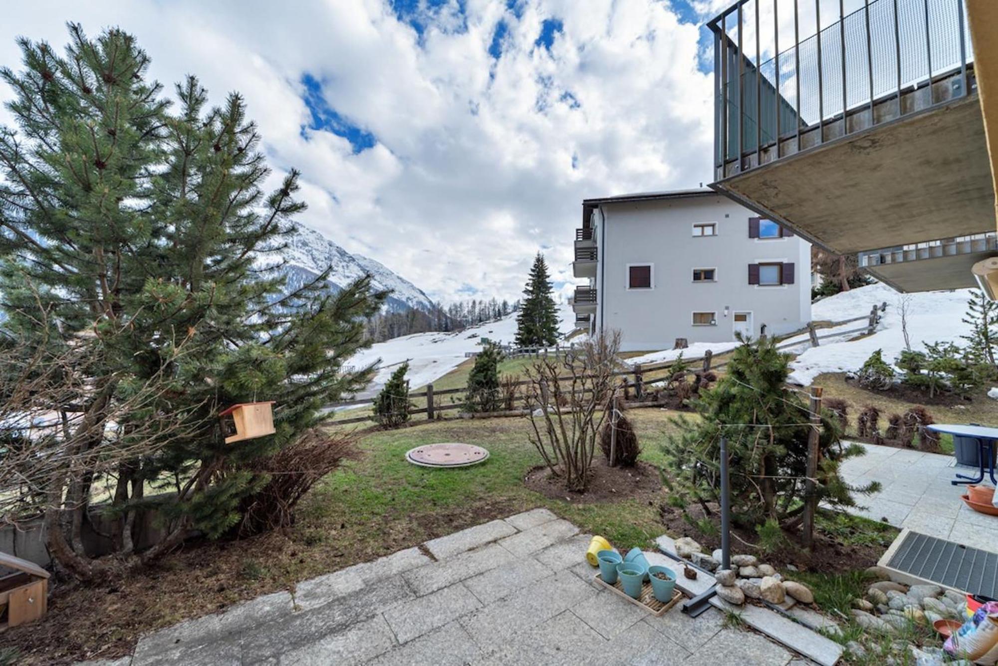 Ferienwohnung Chesa Ladina - Zuoz Exterior foto