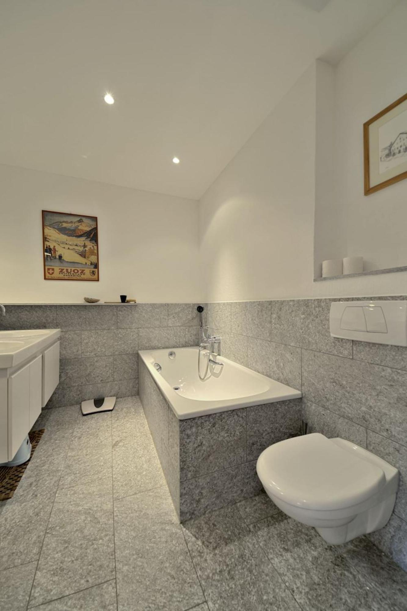 Ferienwohnung Chesa Ladina - Zuoz Exterior foto
